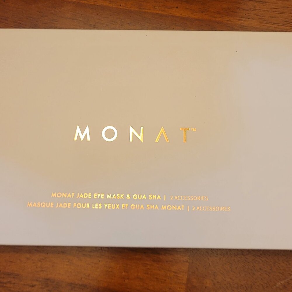 NIB Monat Jade Eye Mask & Gua Sha